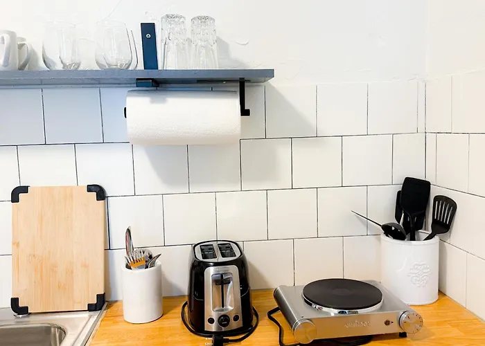 Chic 2Br Retreat Near Paseo #31B