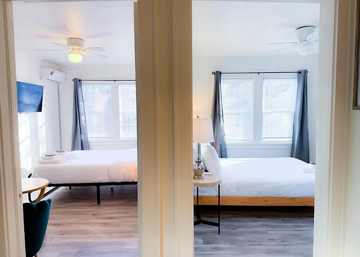 Chic 2Br Retreat Near Paseo #31B